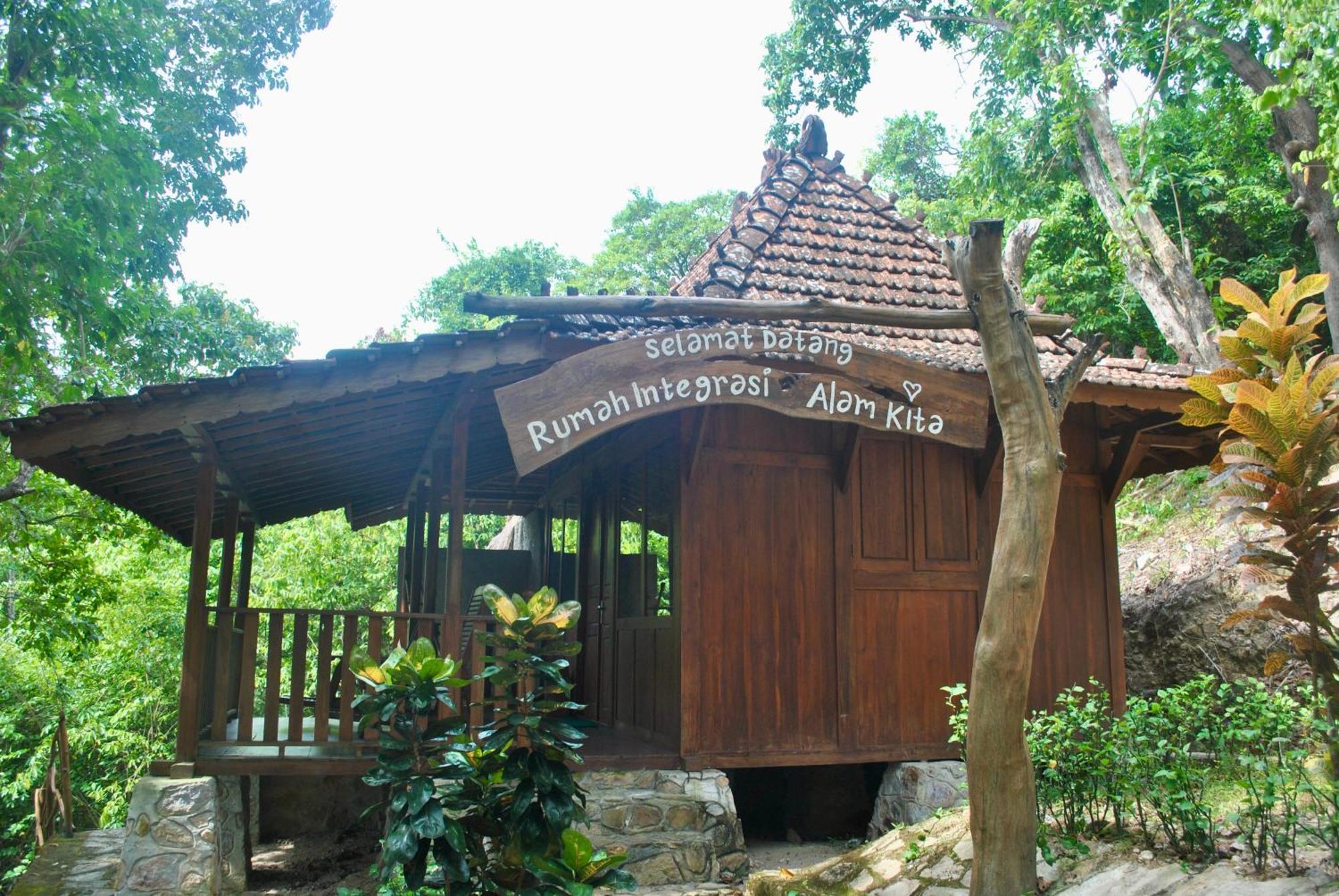 Alam Kita Hotel Karimunjawa Ngoại thất bức ảnh