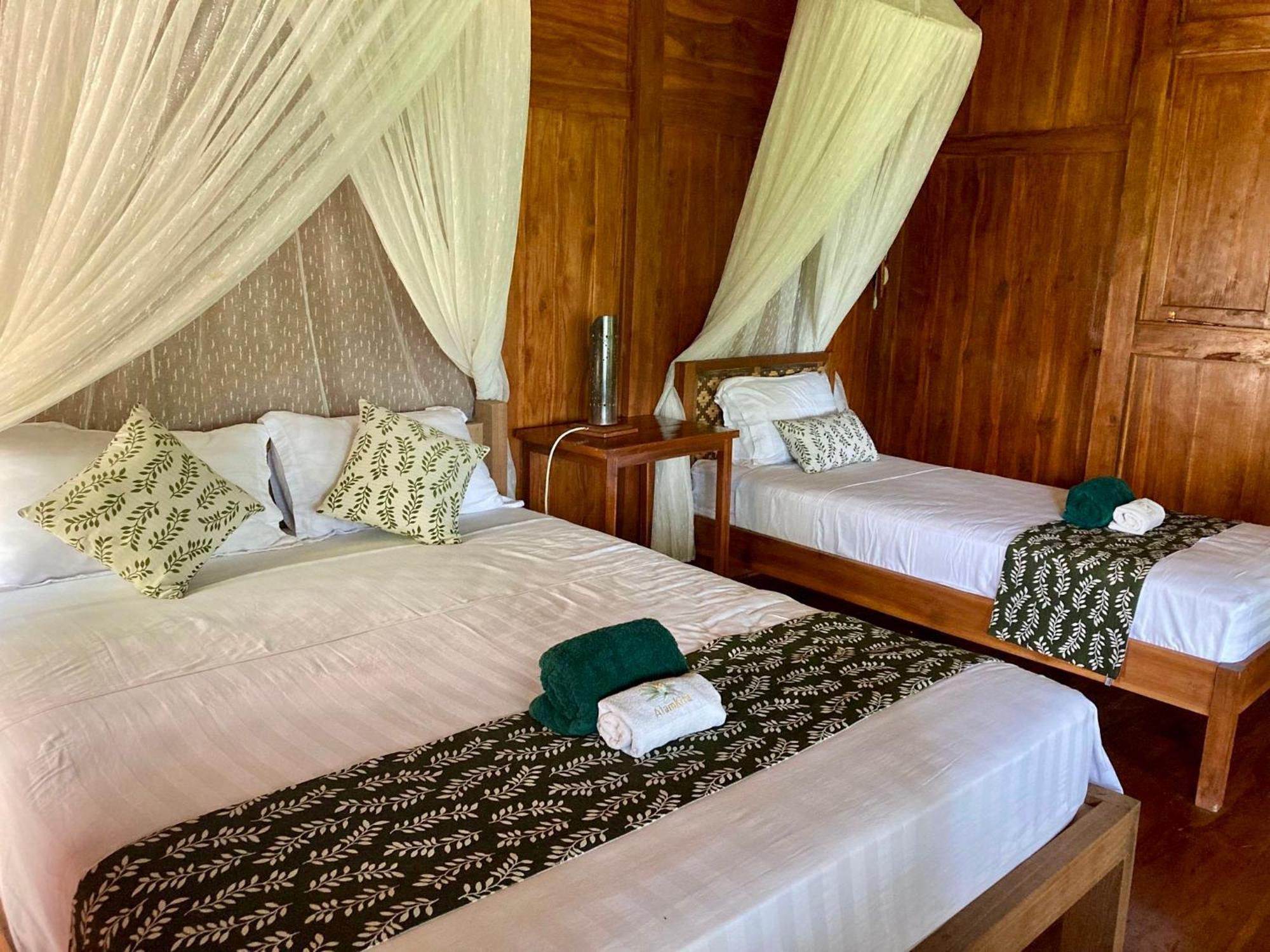 Alam Kita Hotel Karimunjawa Phòng bức ảnh