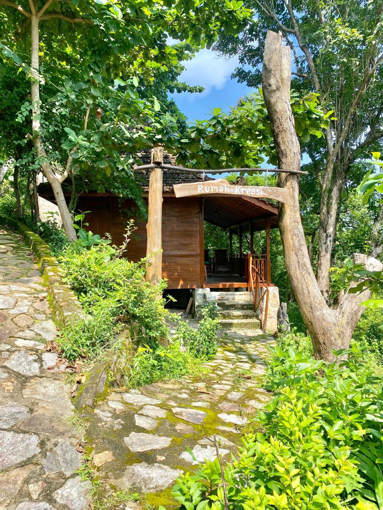 Alam Kita Hotel Karimunjawa Ngoại thất bức ảnh