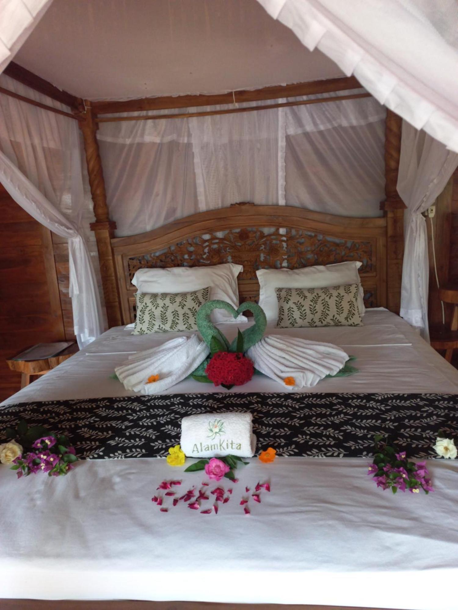 Alam Kita Hotel Karimunjawa Ngoại thất bức ảnh
